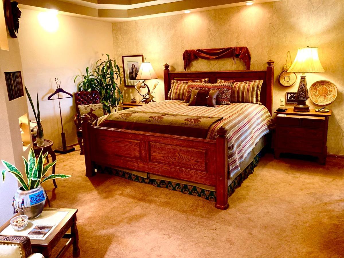 Yellowstone Cattle Baron Ensuite, Private Entrance & Parking - Prairie Rose B&B Cheyenne Exterior photo